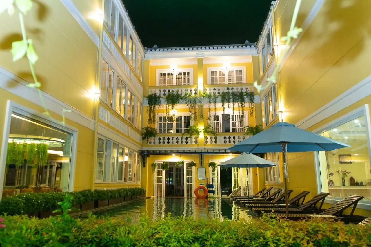 Hotel Waterfront Hoi An Resort