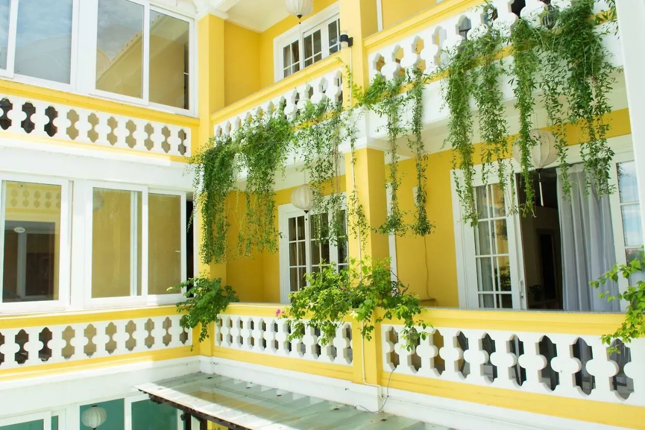 Hotel Waterfront Hoi An Resort