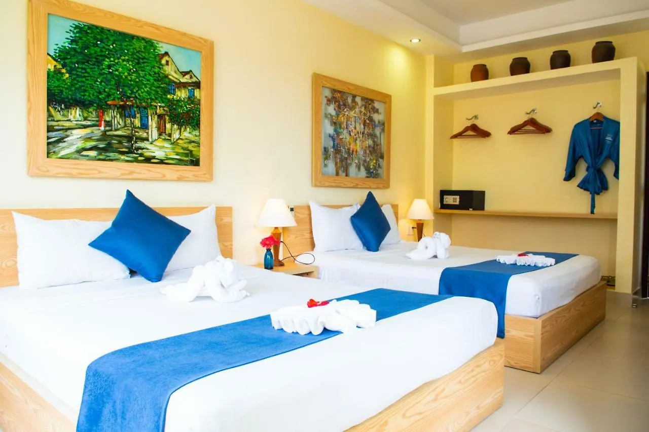 Waterfront Hoi An Resort 3*,