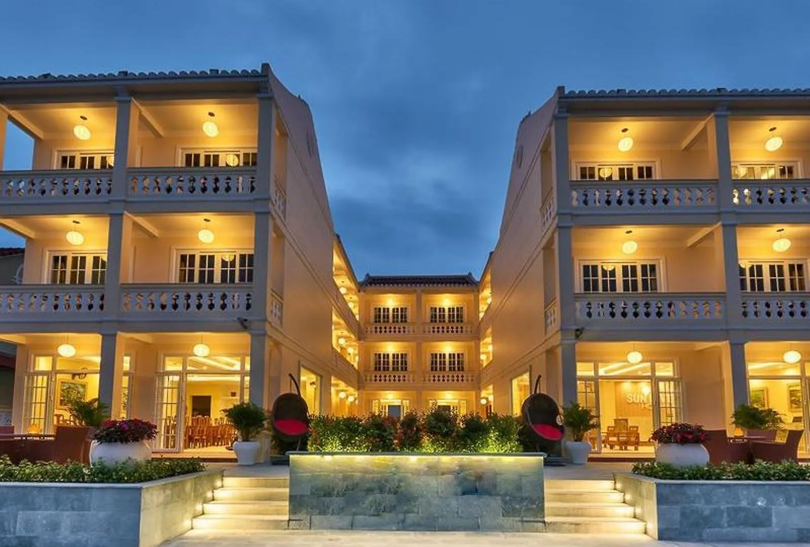 *** فندق Waterfront Hoi An Resort فيتنام