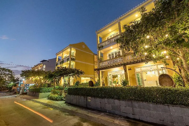 Waterfront Hoi An Resort فندق